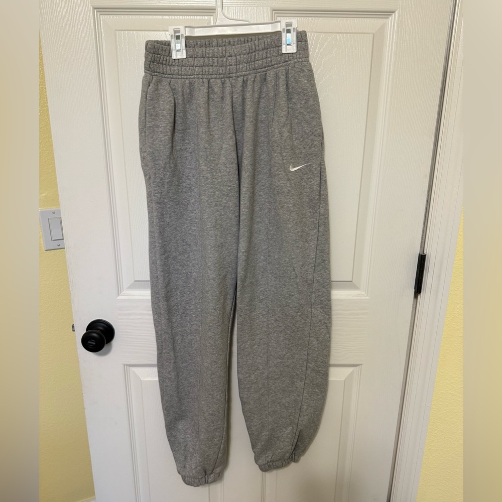 Nike Gray Jogger Sweatpants with Elastic Cuffs